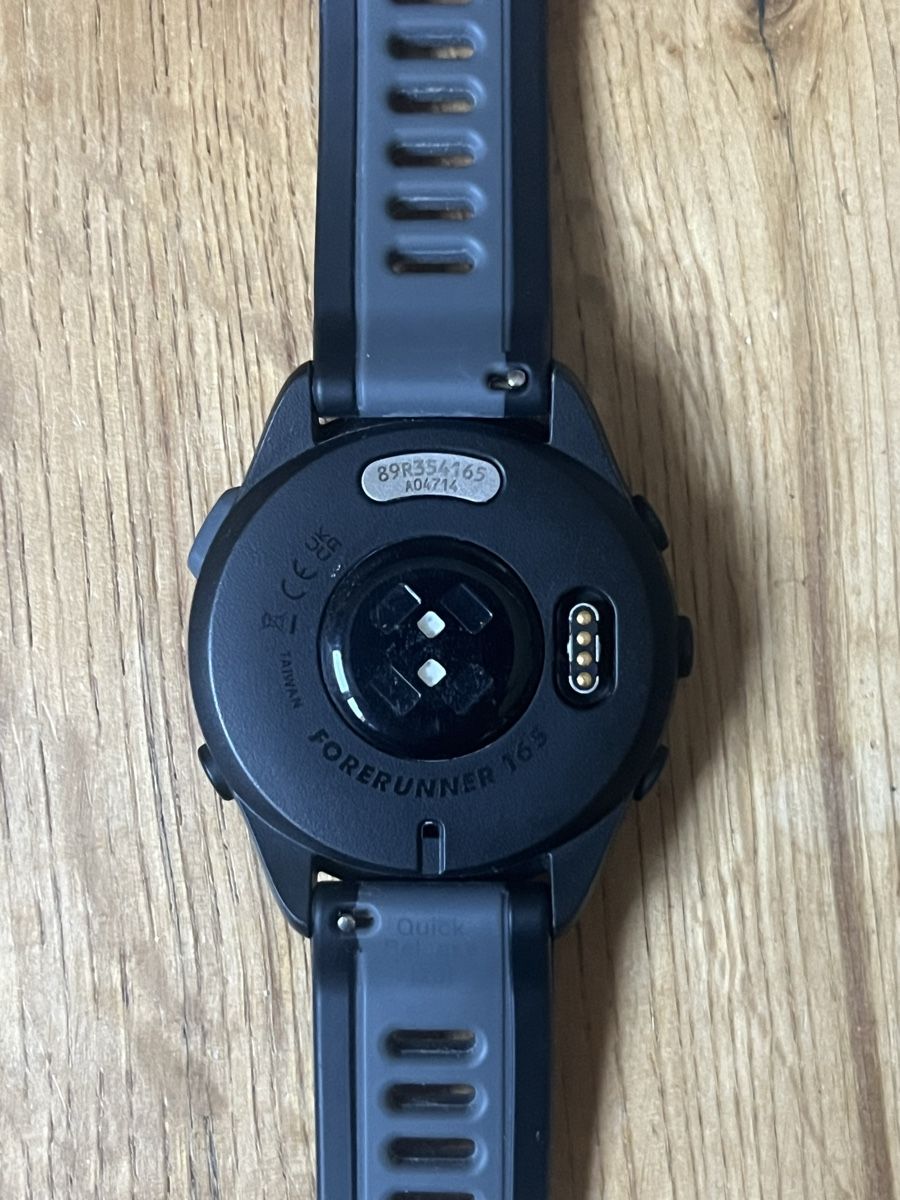 Garmin Smartwatch: Garmin Forerunner 165 GPS Smartwatch mit Beleg – D'occasion à Gampelen par joe_wr75 1