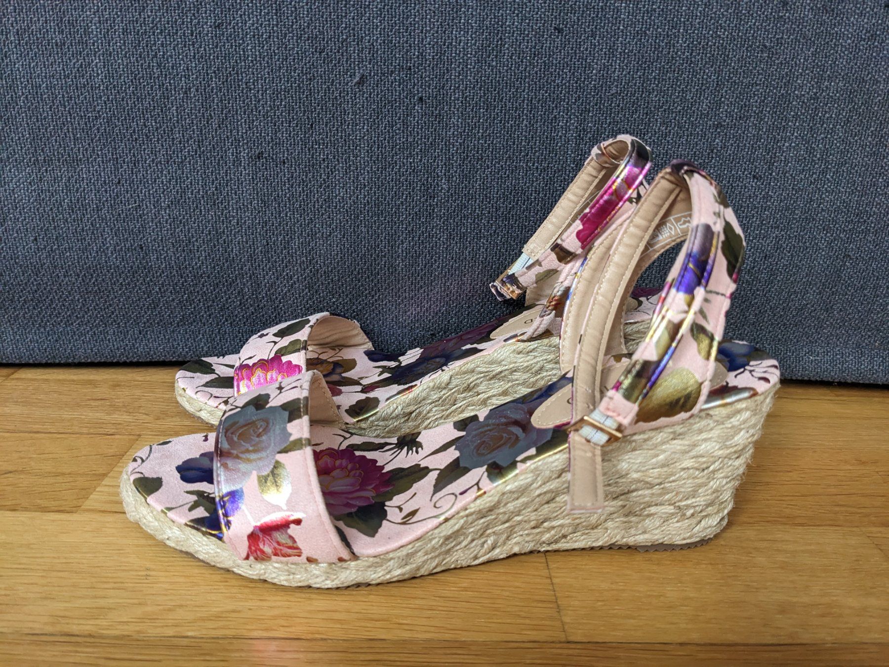 Chaussures femmes: Sommerliche Schuhe mit Blockabsatz – D'occasion à Winterthur par SweetPea90 1