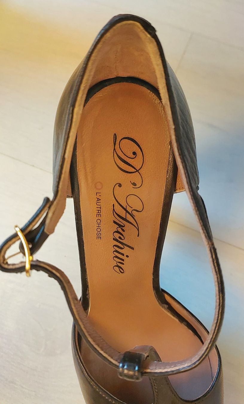 Damenschuhe: Riemen High Heel – Gebraucht aus Brunnen von CHOUCHOU. 2