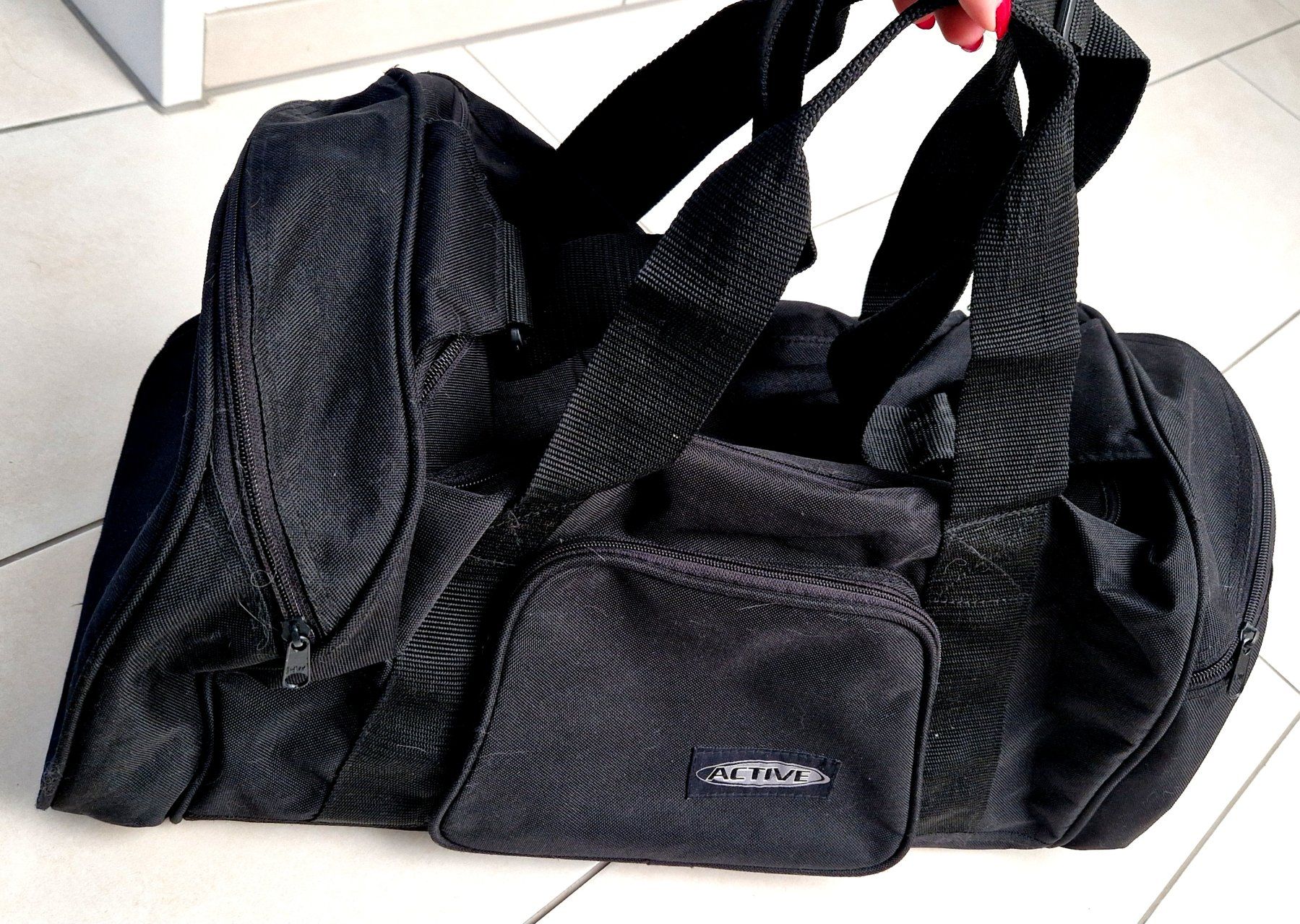 Borse: schwarze Sporttasche von Active – Usato da Wettingen venduto da Lady_glam