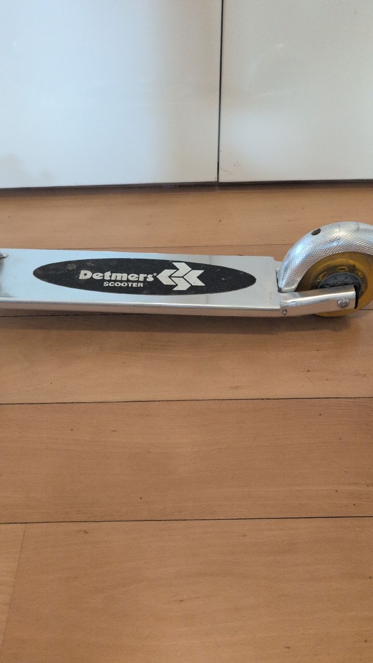 Kickboard: Trottinett klappbar mit Lichteffekt – Usato da Zürich venduto da daniel_po 1