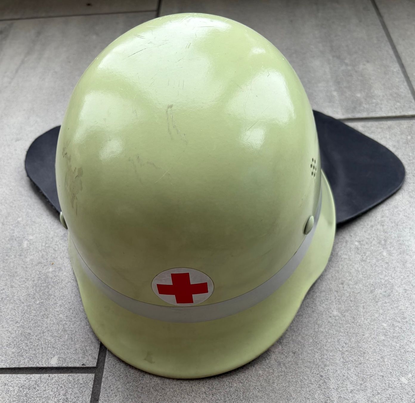 Pompieri: Alter Feuerwehr Helm DRK Rettungsdienst – Usato da Murten venduto da simsalino