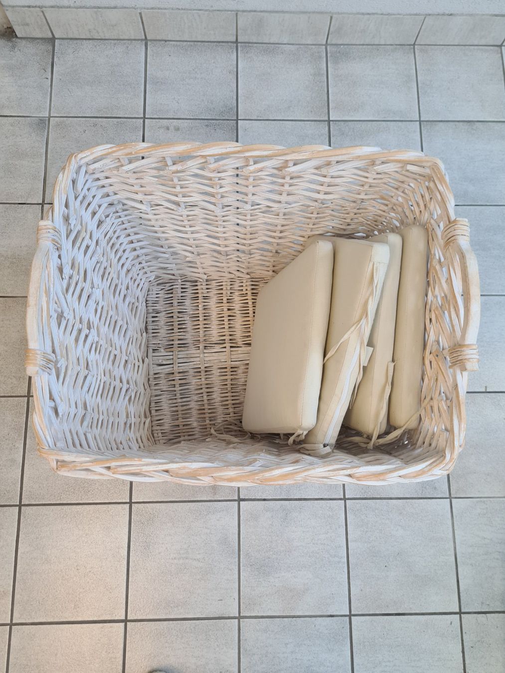 Autres articles pour la maison: Panier – D'occasion à Monthey par 187-zeroo 2