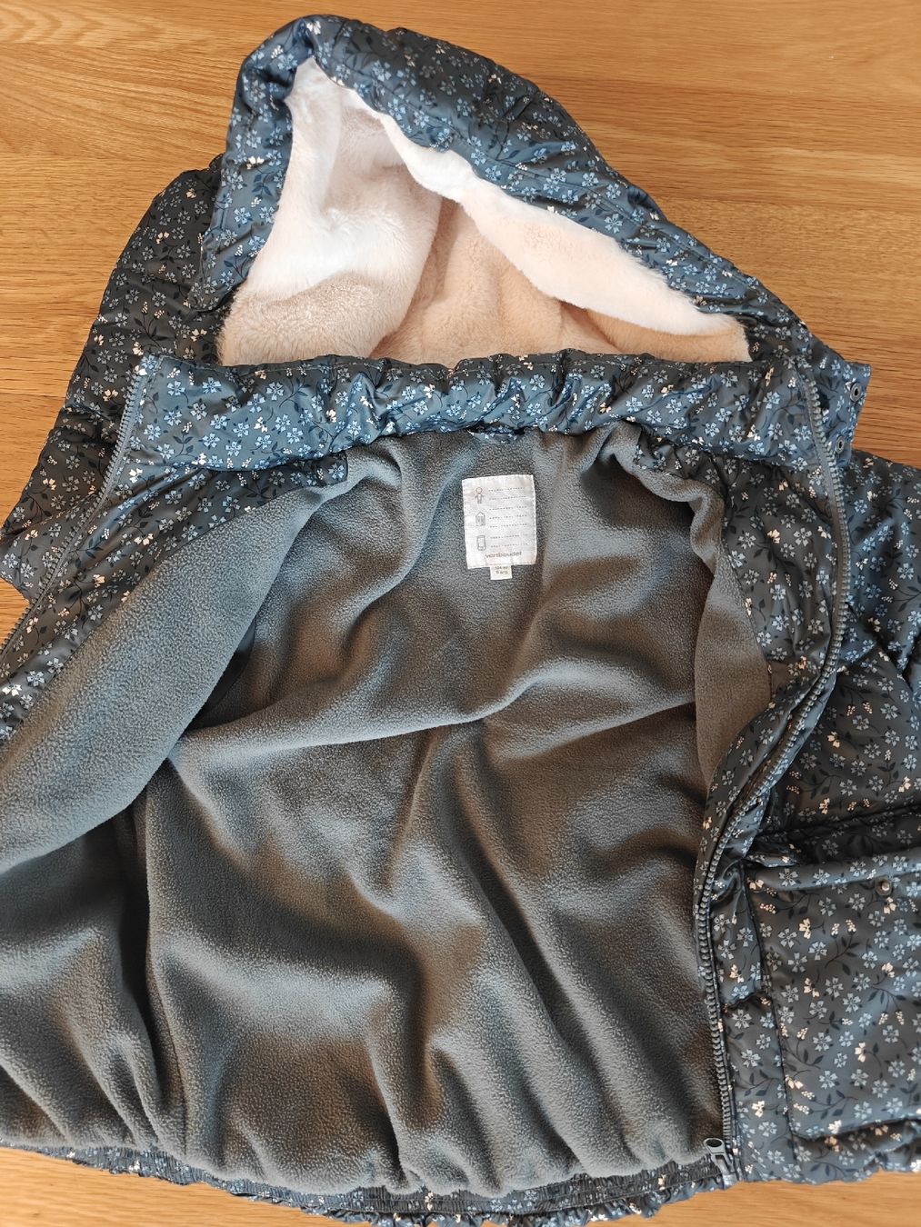 Jacken & Mäntel: Vertbaudet Winterjacke Mädchen Gr. 134 – Gebraucht aus Gossau SG von Matamoros 2