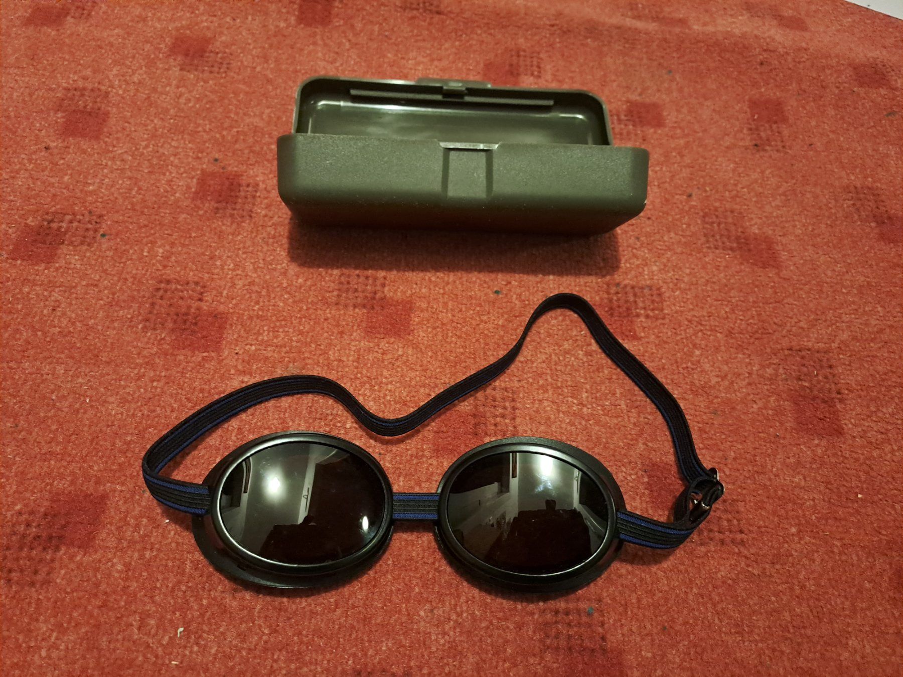 Schweizer Armee Uniformi: Gletscherbrille UHU 90, Neuwertig – Usato da St.Gallen venduto da Infanteriewerk