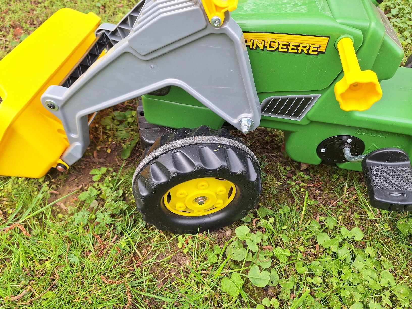 John Deere Fahrzeuge für Kinder: Trettraktor mit Anhänger – Gebraucht aus Dällikon von  2