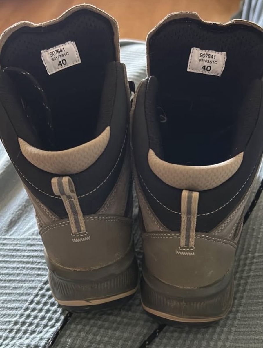 Decathlon Scarpe da donna: Wanderschuhe von Decathlon – Usato da Lüchingen venduto da Zarah76 1