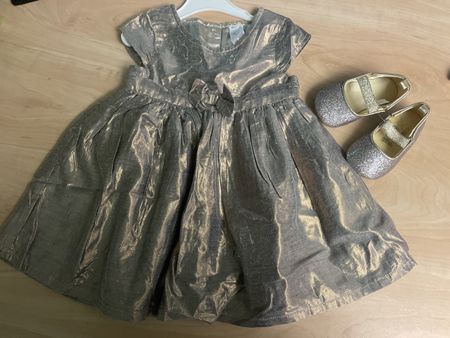 Süsses goldiges Festliches C&A Kleid Gr.80