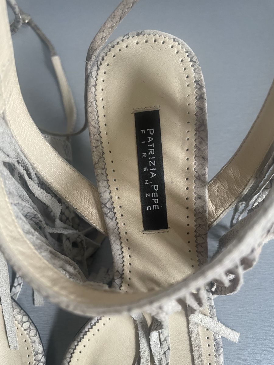 Patrizia Pepe Scarpe da donna: Patrizia Pepe Sandalen, Gr. 37 Fransen – Usato da St. Moritz venduto da cri_h9tt 6