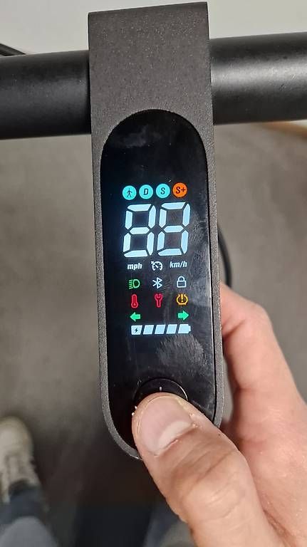 Scooters: Xiaomi Elektroroller 4 Ultra – Gebraucht aus Zürich von wun_6zkx 1