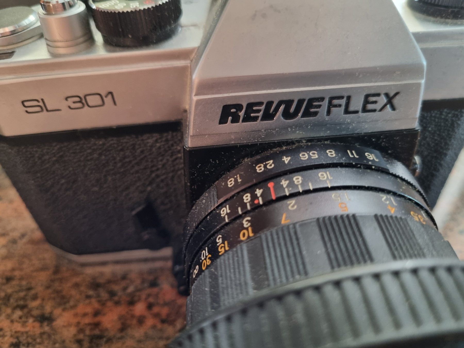 Fotocamera: Revueflex SL 301 Kamera mit Tasche und Objektiv – Usato da Trachslau venduto da bastet06 2