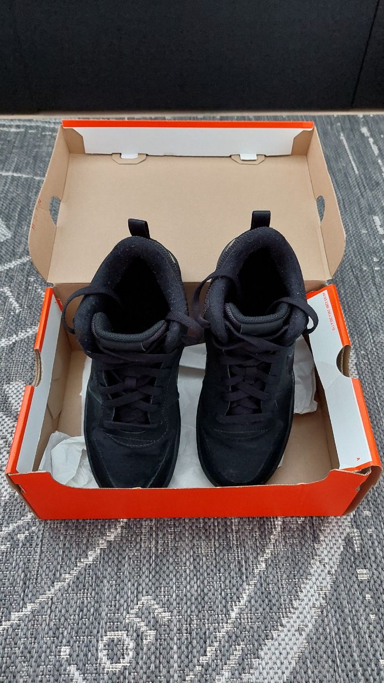 Nike Scarpe per ragazzi: Nike Schuh Grösse 38.5 wie neu – Nuovo (secondo la descrizione) da Egolzwil venduto da mobiledeluxe 1