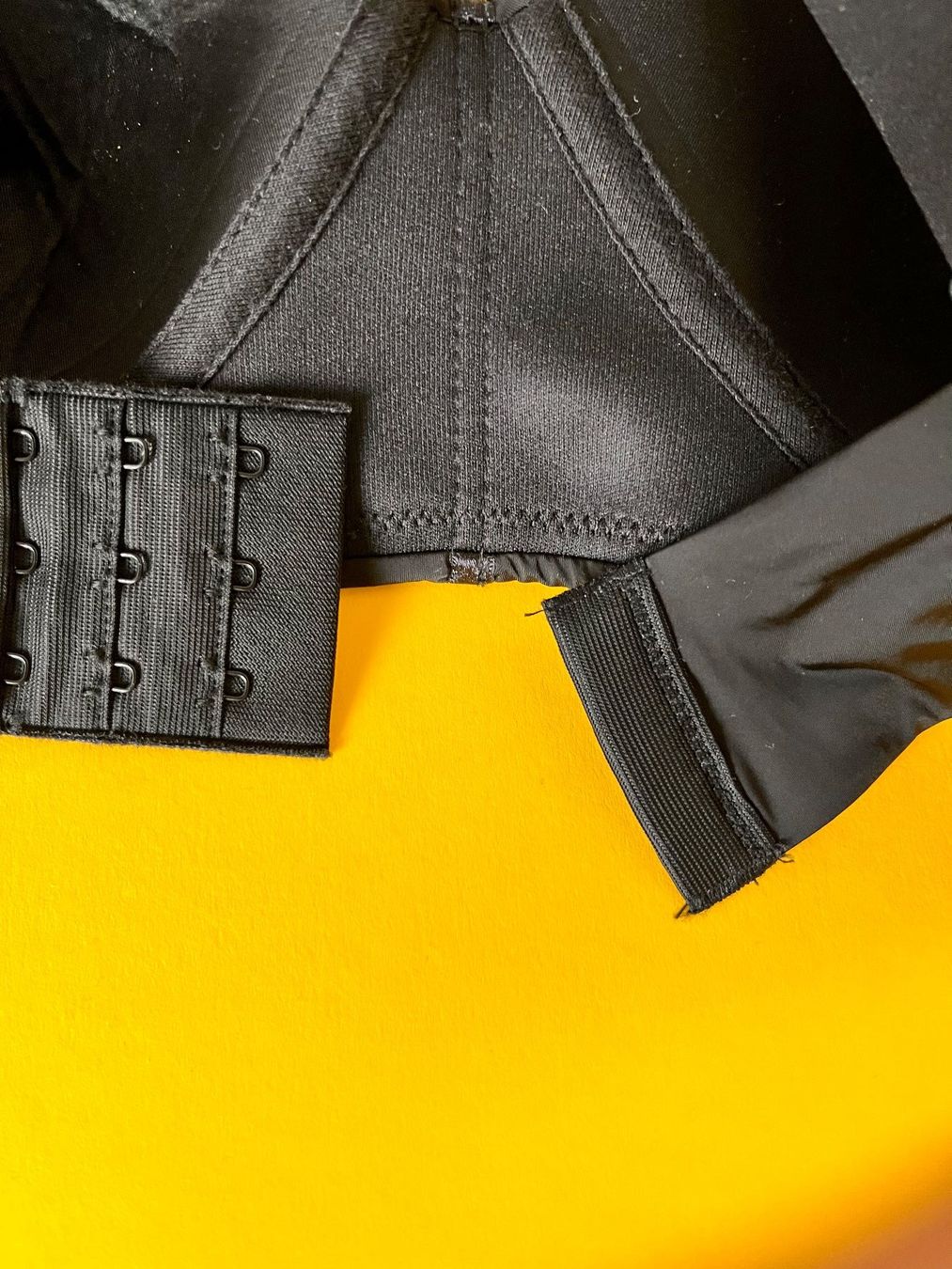 Sonstige Unterwäsche: Softschalen-BH Wireless, MAIDENFORM, Grösse 36 D, Schwarz – Neu und originalverpackt aus Rudolfstetten von gst_g7xl 3