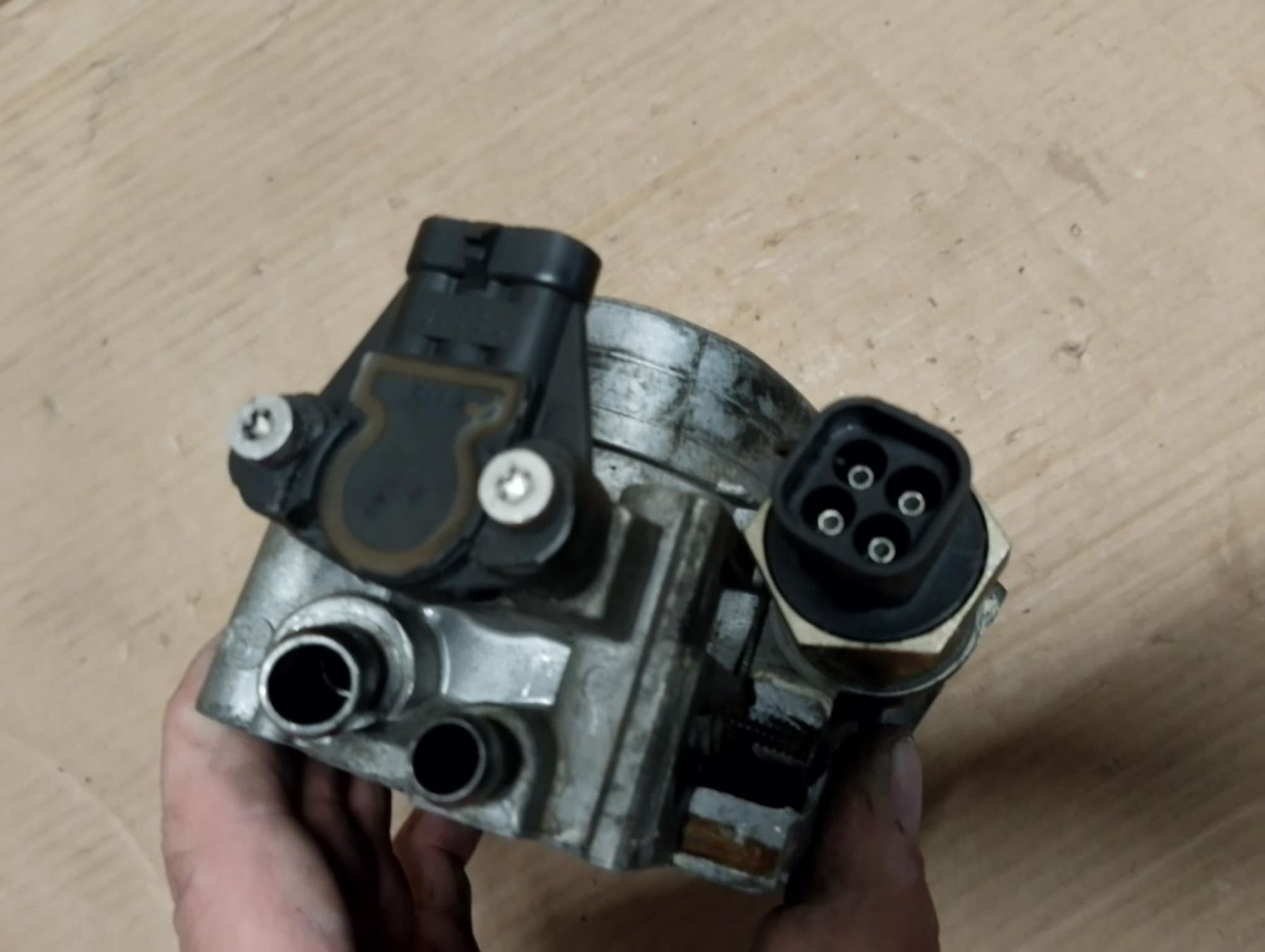 GM Tutti pezzi di ricambio auto: GM Tuned Port Injection Drosselklappe – Usato da Niedergösgen venduto da usc_tt5r 6