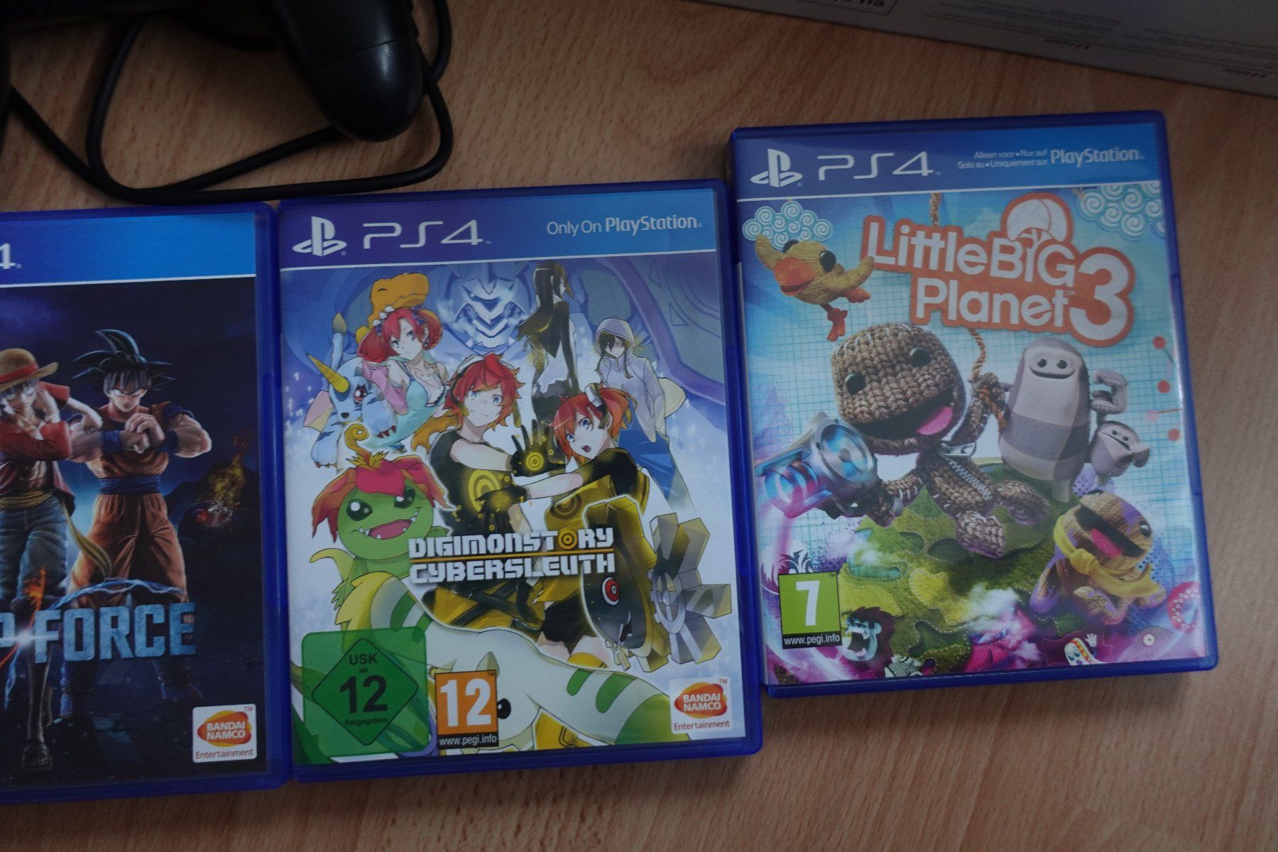 Sony Console: PS4 White Game Konsole inkl. Spiele, Controller, Kamera – Usato da Ettiswil venduto da maimaiswiss 8