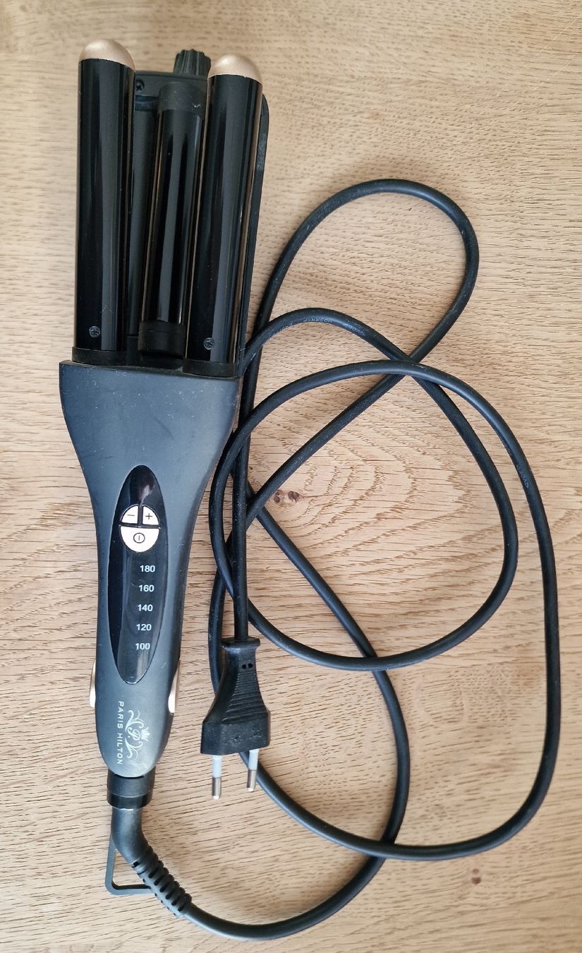 Paris Hilton Piastre & Arricciacapelli: Paris Hilton Wave Styler – Usato da Lausen venduto da Joli-80 4