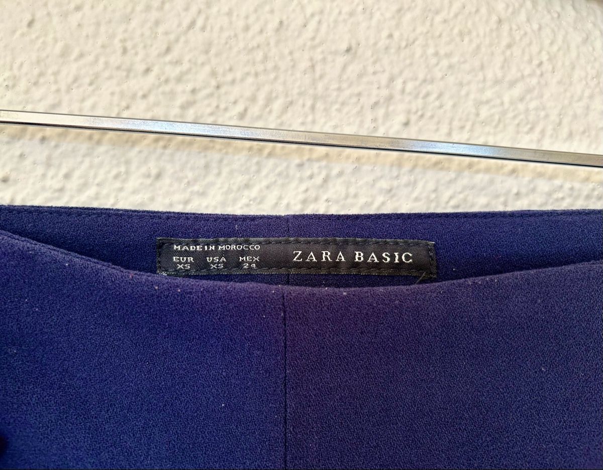 Zara Gonne: Zara Basic Rock, Grösse XS, dunkelblau/violett. – Usato da Stäfa venduto da yumai1 1