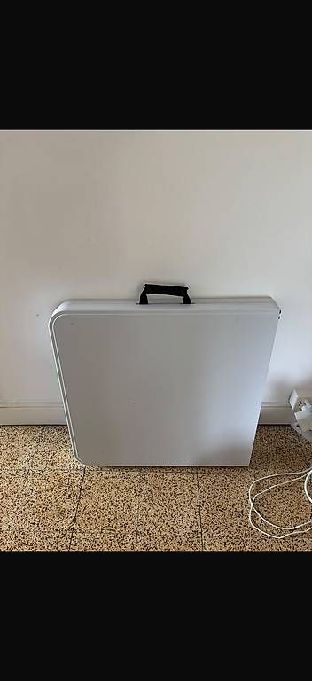 Tables: Table pliable  – D'occasion à Servion par tat_rpx8 1