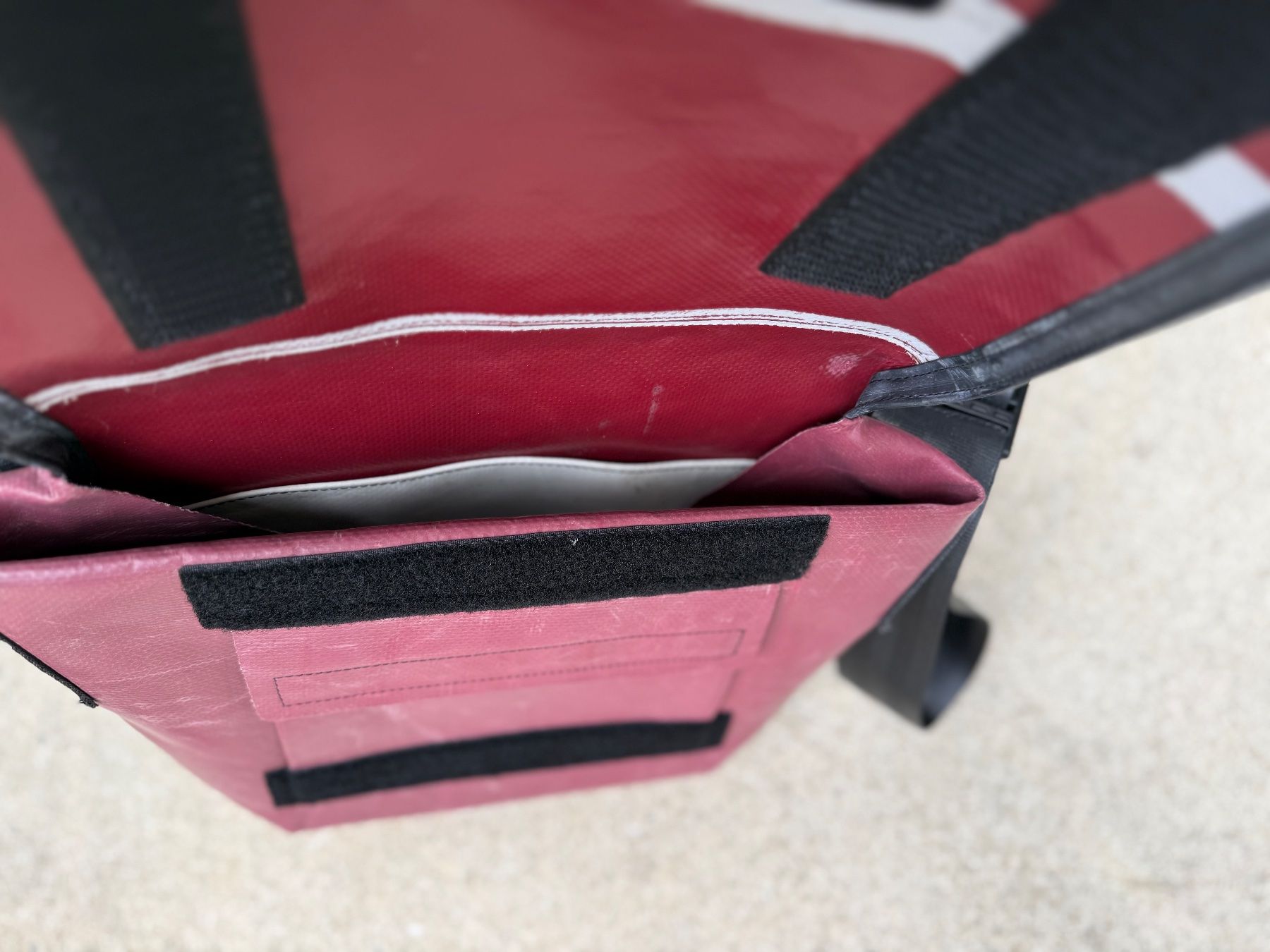 Freitag Borse: Freitag Lassie F11, bordeaux rot – Nuovo (secondo la descrizione) da Brugg AG venduto da Lullemu 4