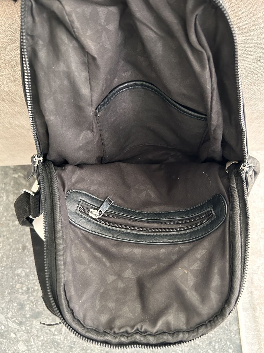 Zaini: Schwarzer Rucksack in Lederoptik  – Usato da Bülach venduto da lguedeskr 2
