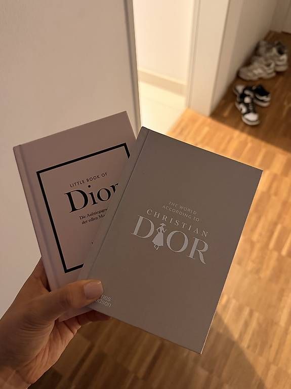 Livres: Dior Bücher - Deko – Neuf avec emballage d'origine à Malters par pat_v8ly