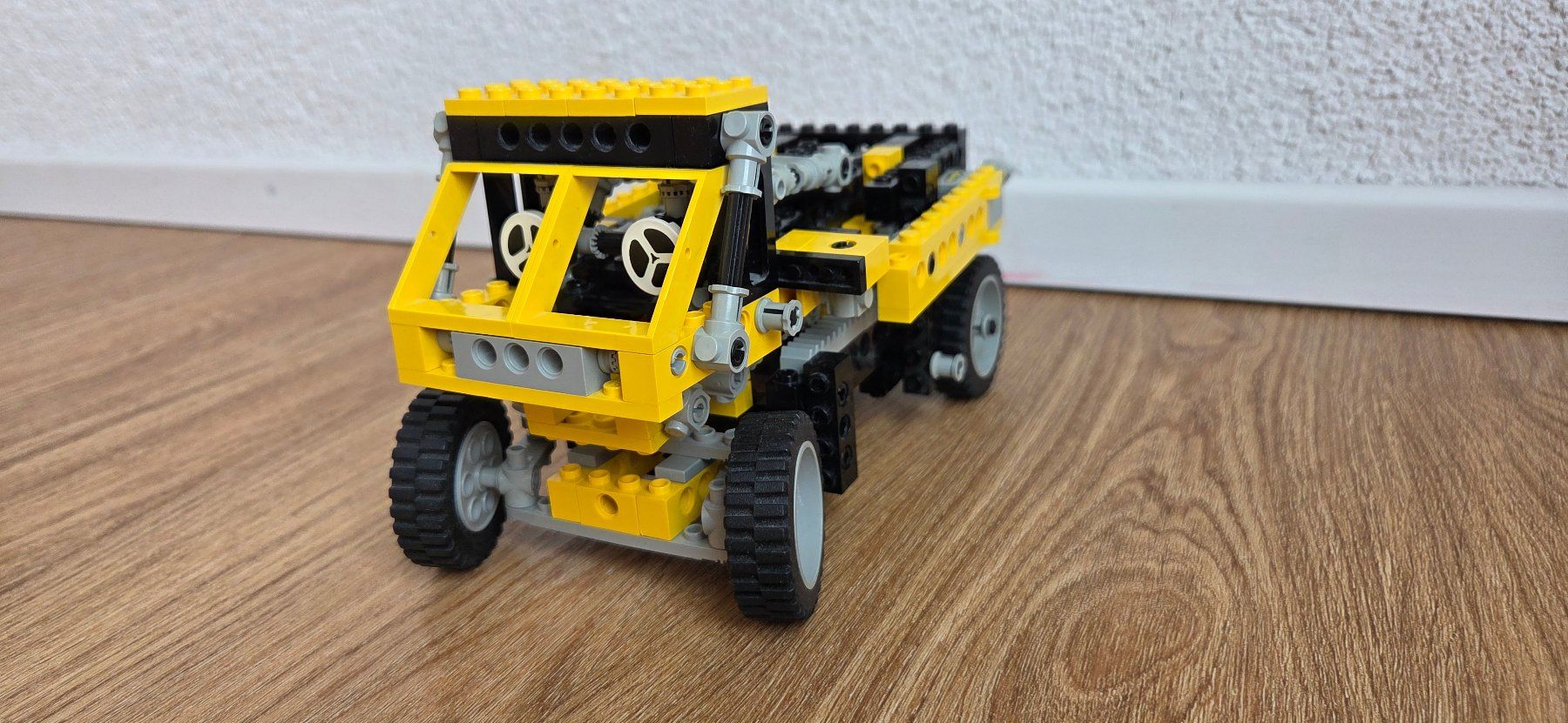 Lego Kit di costruzioni: Lego Technic 8852 Robot – Usato da Hägendorf venduto da Hedi3 5