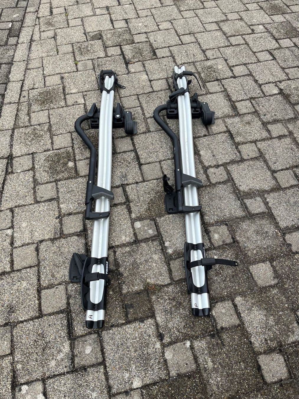 Barres de toit: Thule Dachfahrradträger – D'occasion à Freidorf TG par and_5pq7