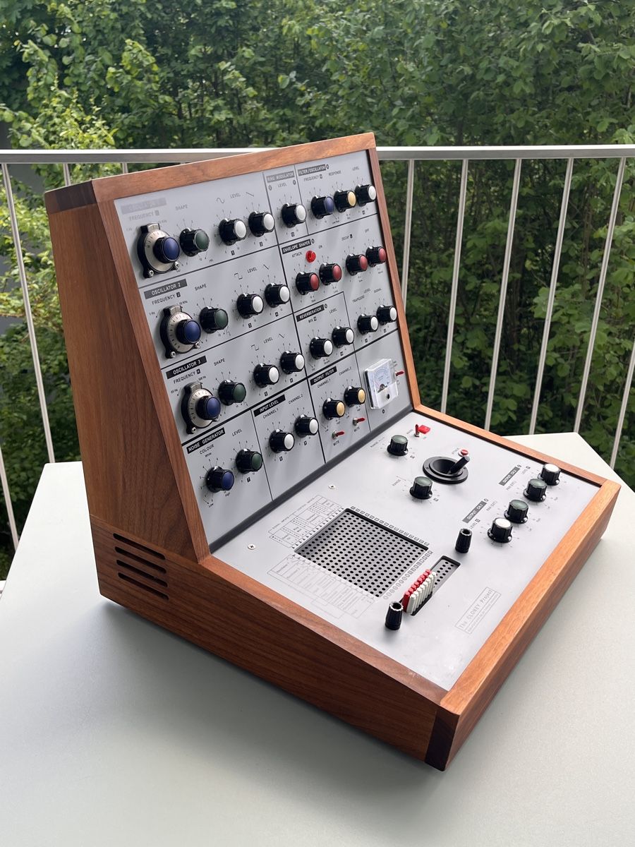 Instruments de musique: EMS VCS3 / Cloney – D'occasion à Lausanne par electrogate 1