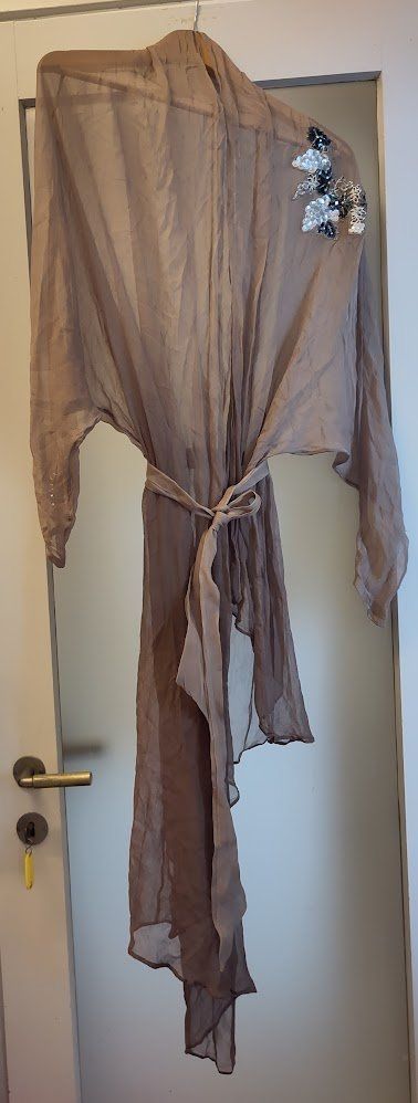 Jacken: Asymmetrische hellbraune Abendjacke von Maria B, Gr. M – Gebraucht aus Lugano von kat_lm5b