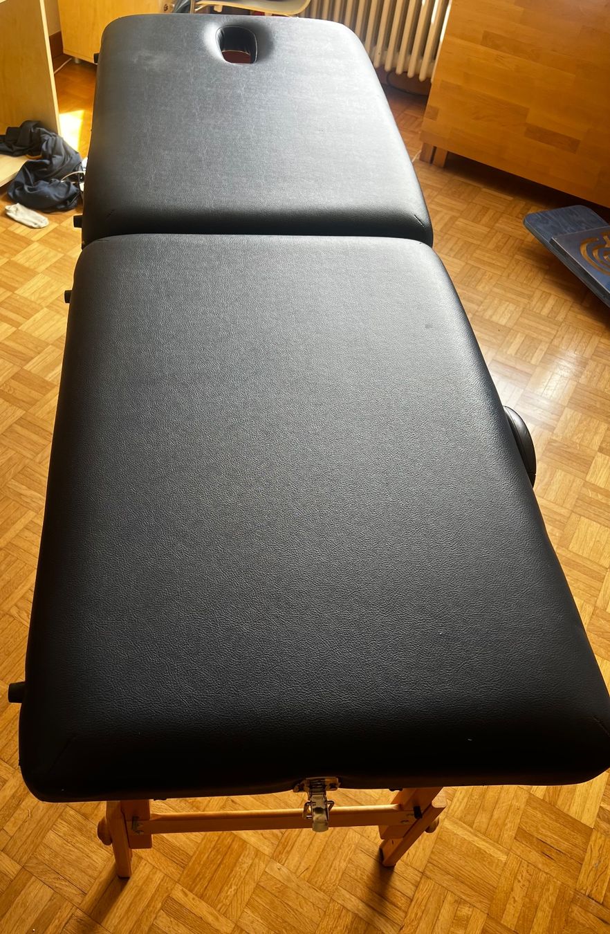 Chaises longues: Massageliege – D'occasion à Basel par luz_g2xy 1