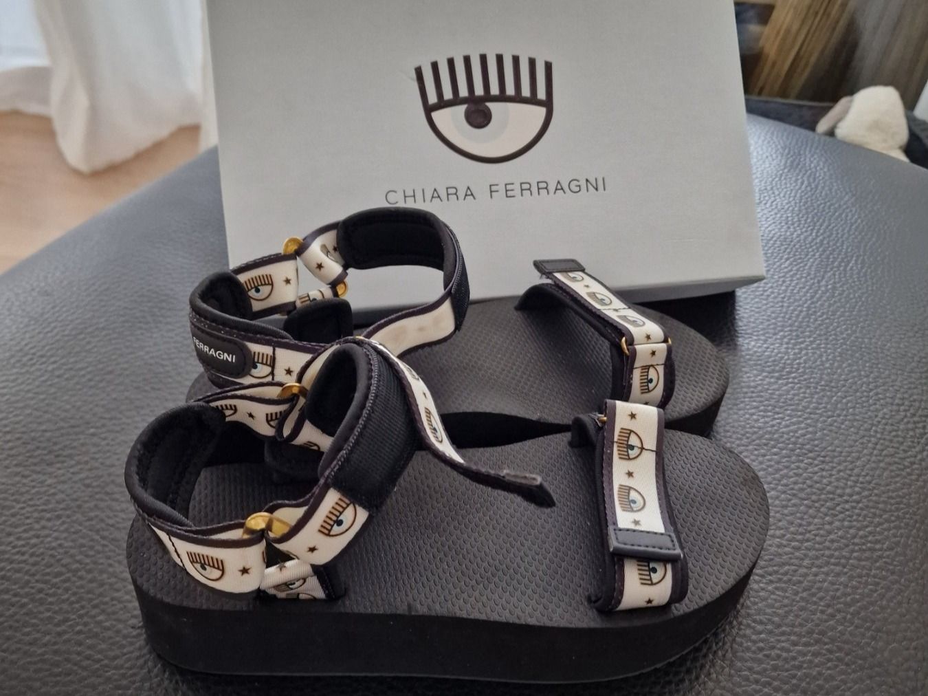 Scarpe da donna: Chiara Ferragni logo sandals size 39 – Nuovo (secondo la descrizione) da Unterentfelden venduto da jul_l856