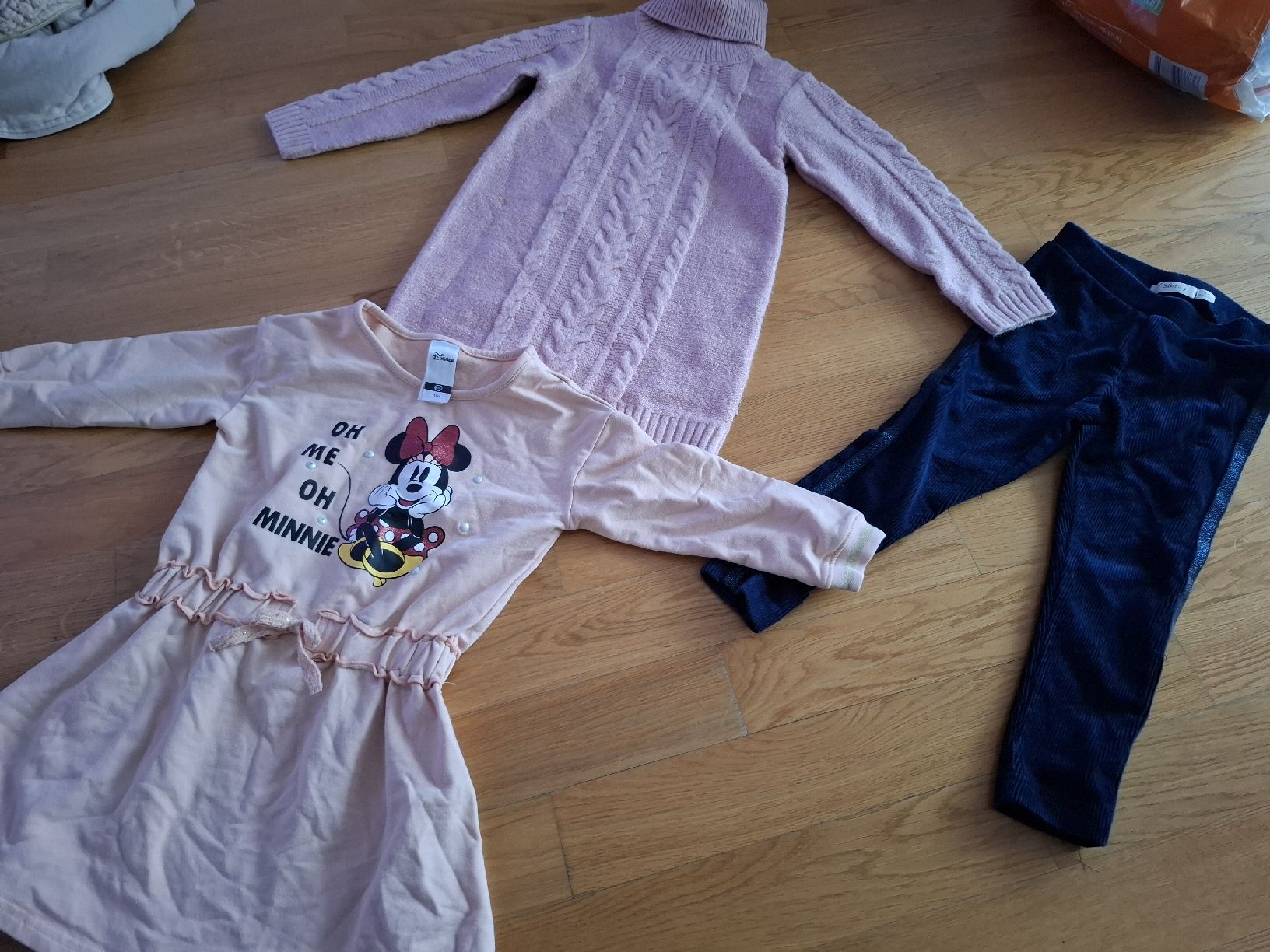 Lotti & Set di vestiti: Mädchen Kleiderpaket Gr. 104 Disney caidi Sfera – Usato da Baar venduto da Jhonny18