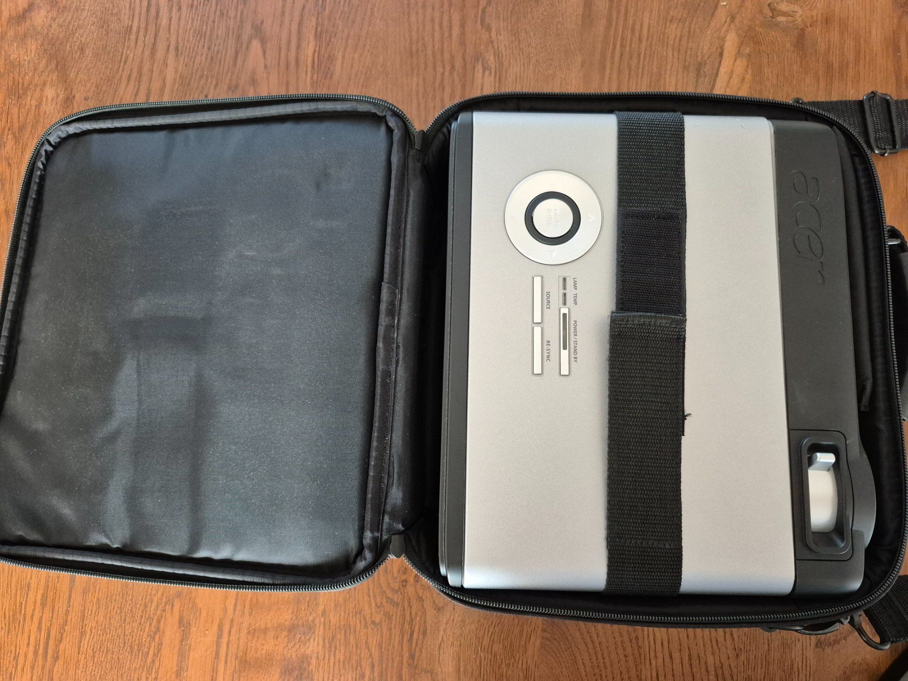 Acer Proiettori: Acer PD523 Beamer – Usato da Einsiedeln venduto da spoom009 3