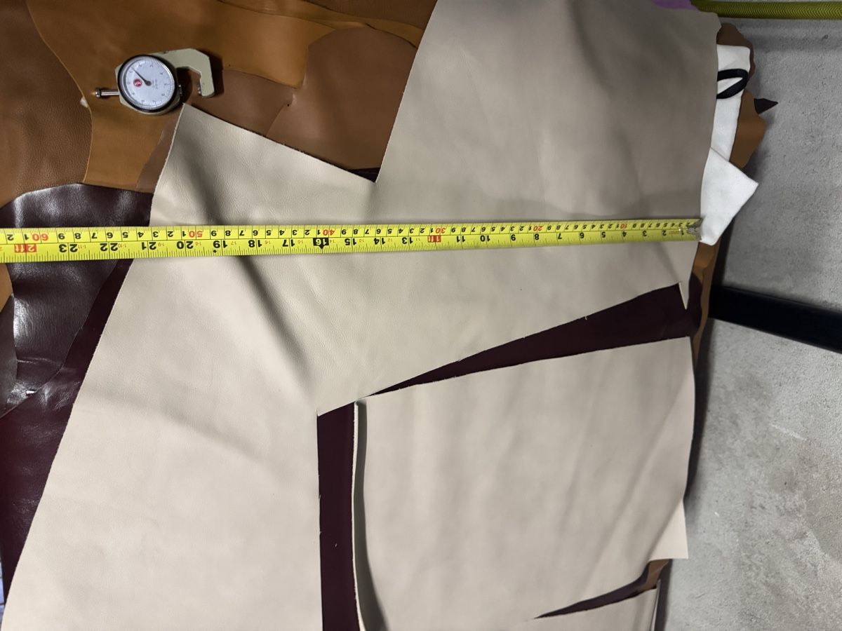 Tissus: Cuir/ leder, beige gris/1.2mm, 3 pieces – Neuf avec emballage d'origine à Veyras par ValClasse 3