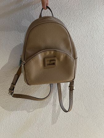 Rucksack Guess beige Lackleder Damen