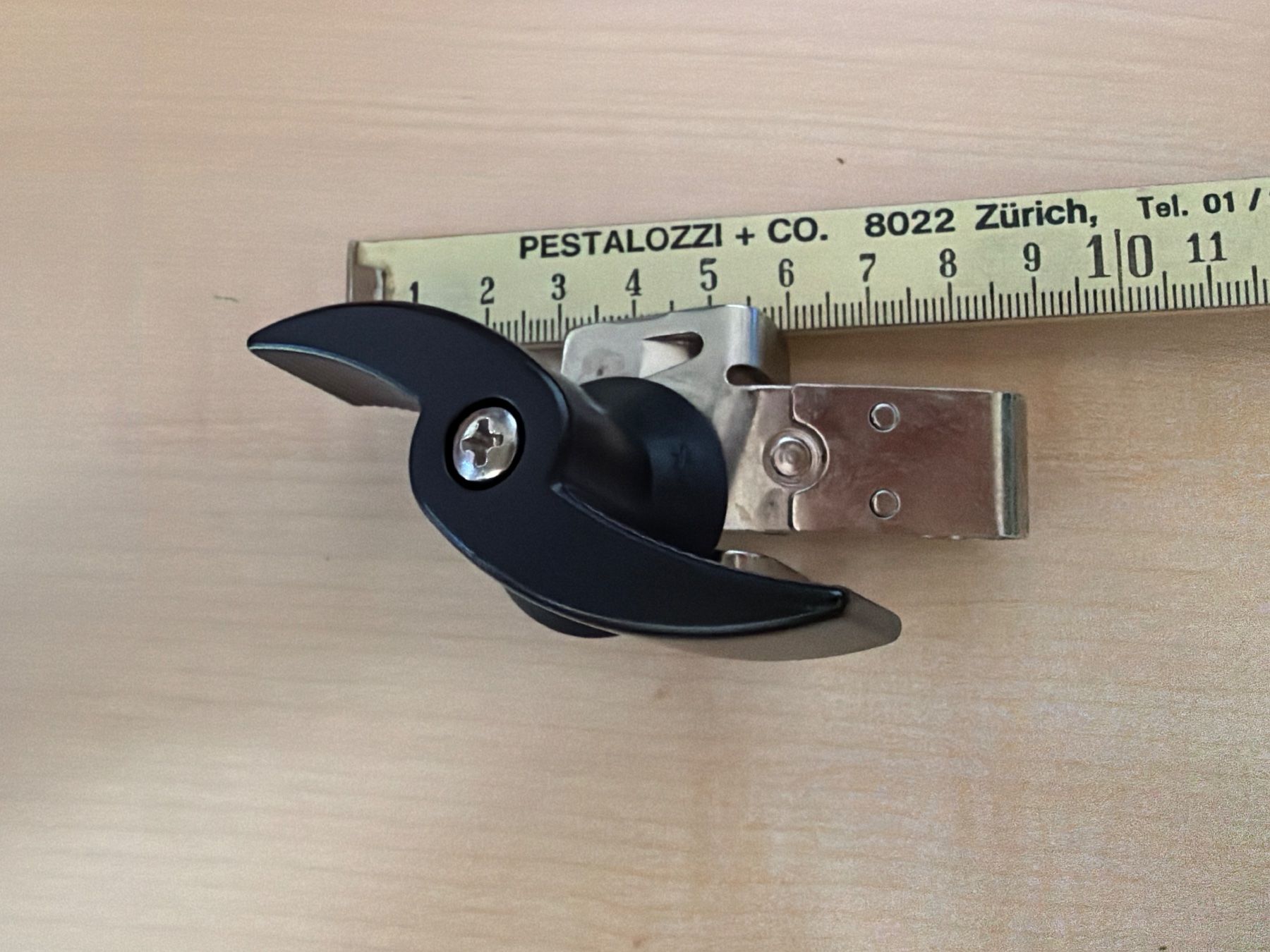 Elettrodomestici da cucina: Büchsenöffnerschwarz Metall – Usato da Bülach venduto da Jackybabue 3