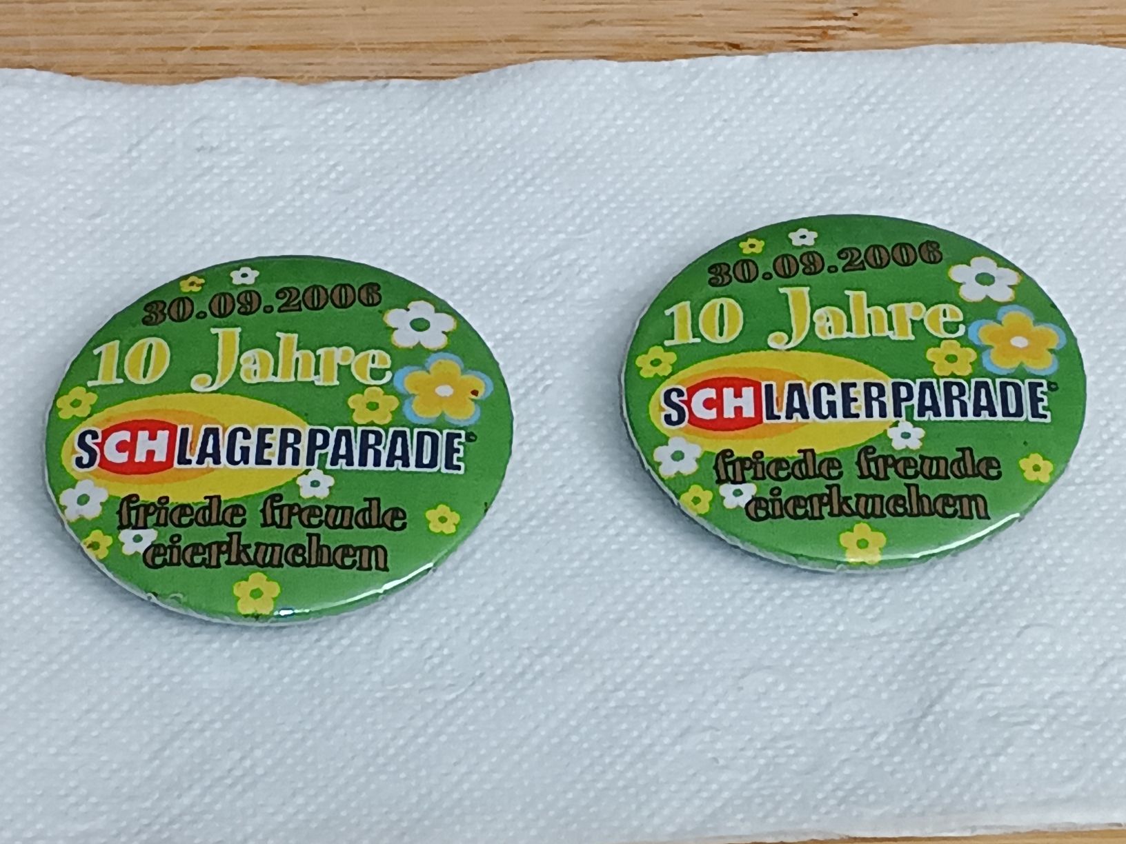 Plaketten & Abzeichen: 2 Pins  – Neu und originalverpackt aus Zürich von Mitzi6