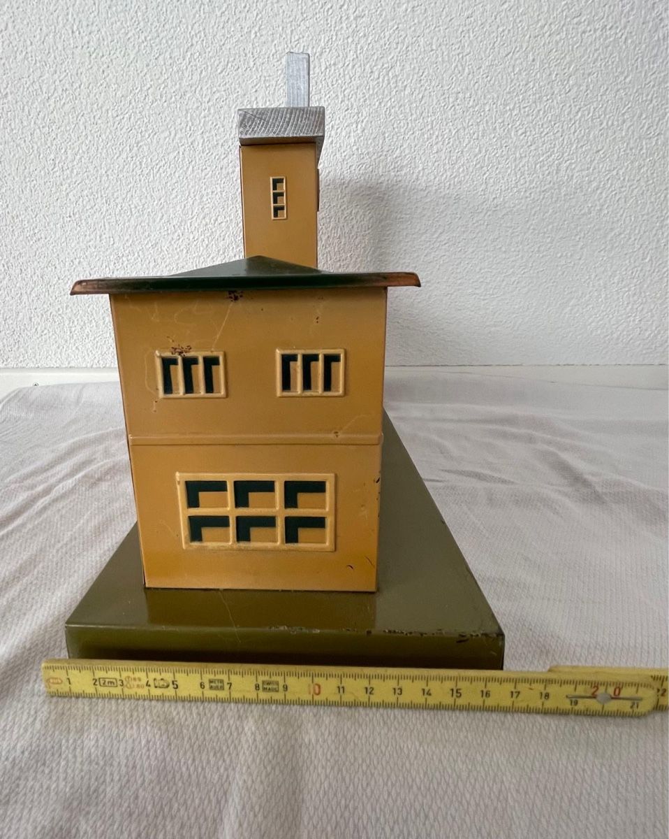 Märklin Modellini di ferrovie: Bahnhof von Märklin Eisenbahn Spur 0 – Usato da Buchs AG venduto da sasami01 2
