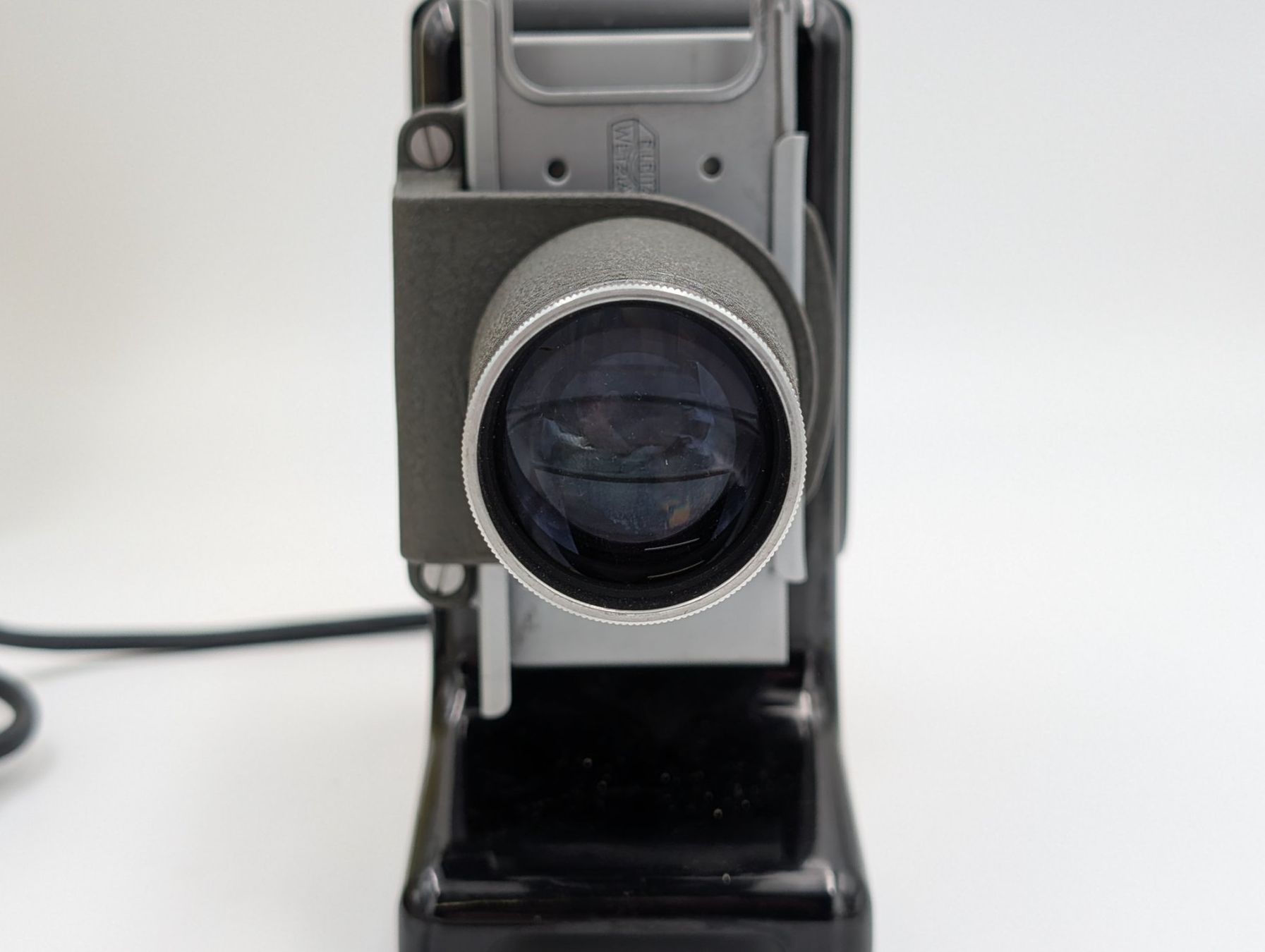 Proiettori: Leitz Prado 150, Retro Diaprojektor mit OVP, – Usato da Winterthur venduto da Hint17 5
