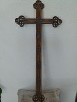 Antikes Gotik Kreuz
