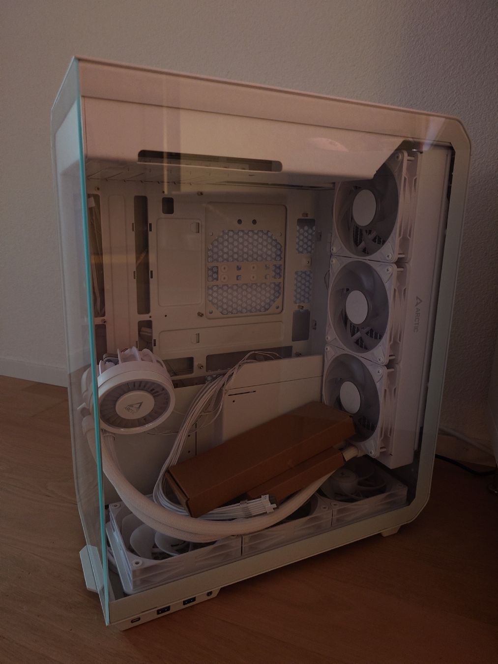 Gehäuse: Ssupd Xhuttle PC Case inkl. Artic AIO Kühler – Gebraucht aus Solothurn von Pargona