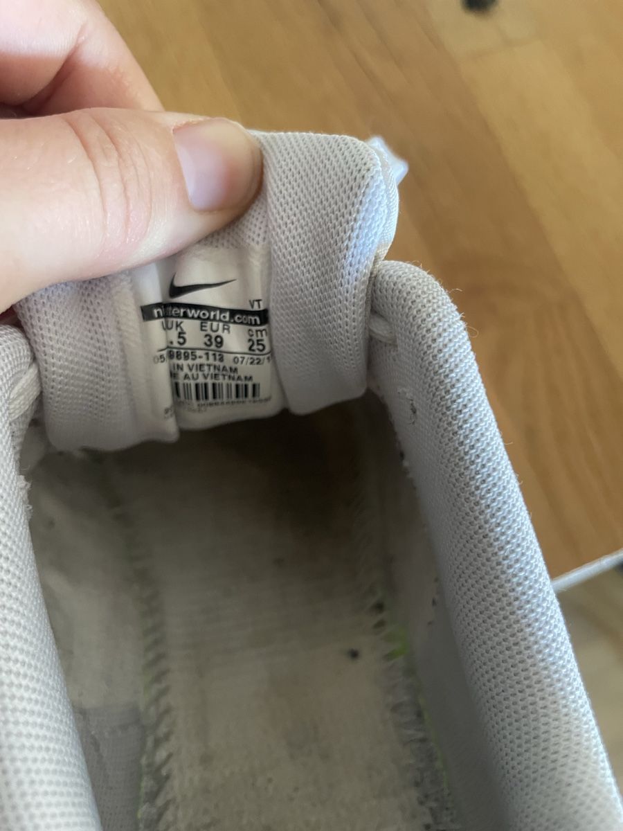 Nike Damenschuhe: Nike Air Glow in the Dark – Gebraucht aus Schliern b. Köniz von bettina91 1