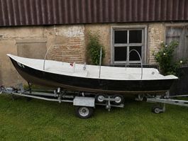M+ Fischerboot mit Aussenbordmotor Mercury 5PS Bootanhänger