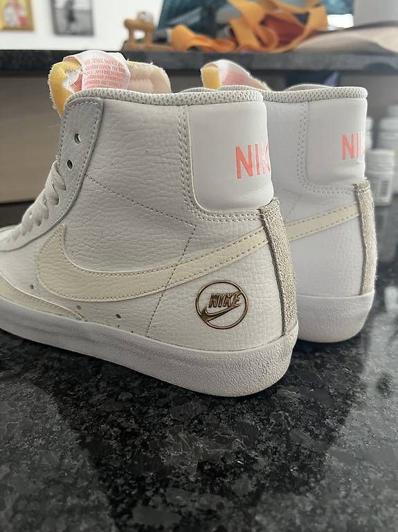Damenschuhe: Nike Schuhe weiss in Gr. 36.5 – Gebraucht aus Rorschacherberg von Santos1223 2