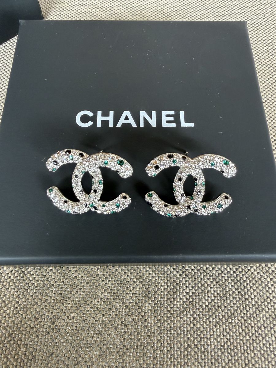 Chanel Boucles d'oreille: Chanel earrings – Neuf avec emballage d'origine à Fully par Fashion_Mania 2