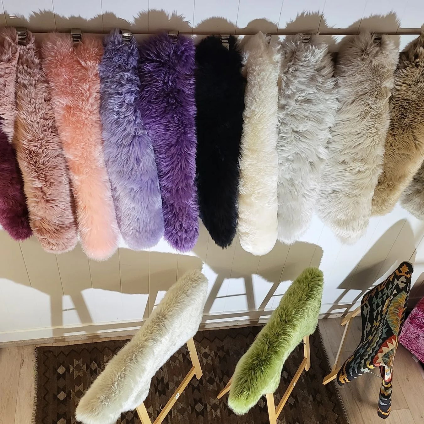 Tappeti: Schaffel in der Farbe bordeaux – Nuovo e nell'imballaggio originale da Neuhausen am Rheinfall venduto da Lambskin 1