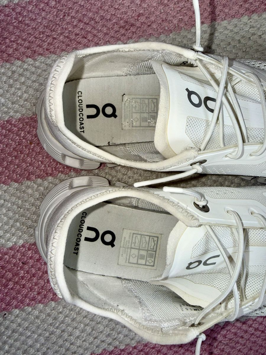 On Scarpe da donna: On Cloud Coast Damen Running Shoe – Usato da Oberengstringen venduto da Vintschentz 3