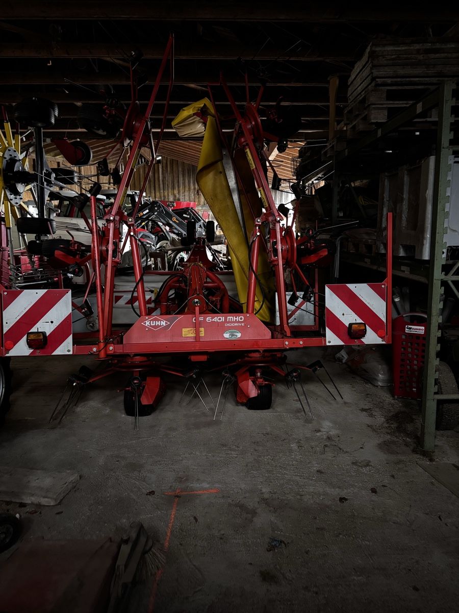 Tutte le macchine: Kreiselheuer Kuhn  – Usato da Hinwil venduto da servicetool