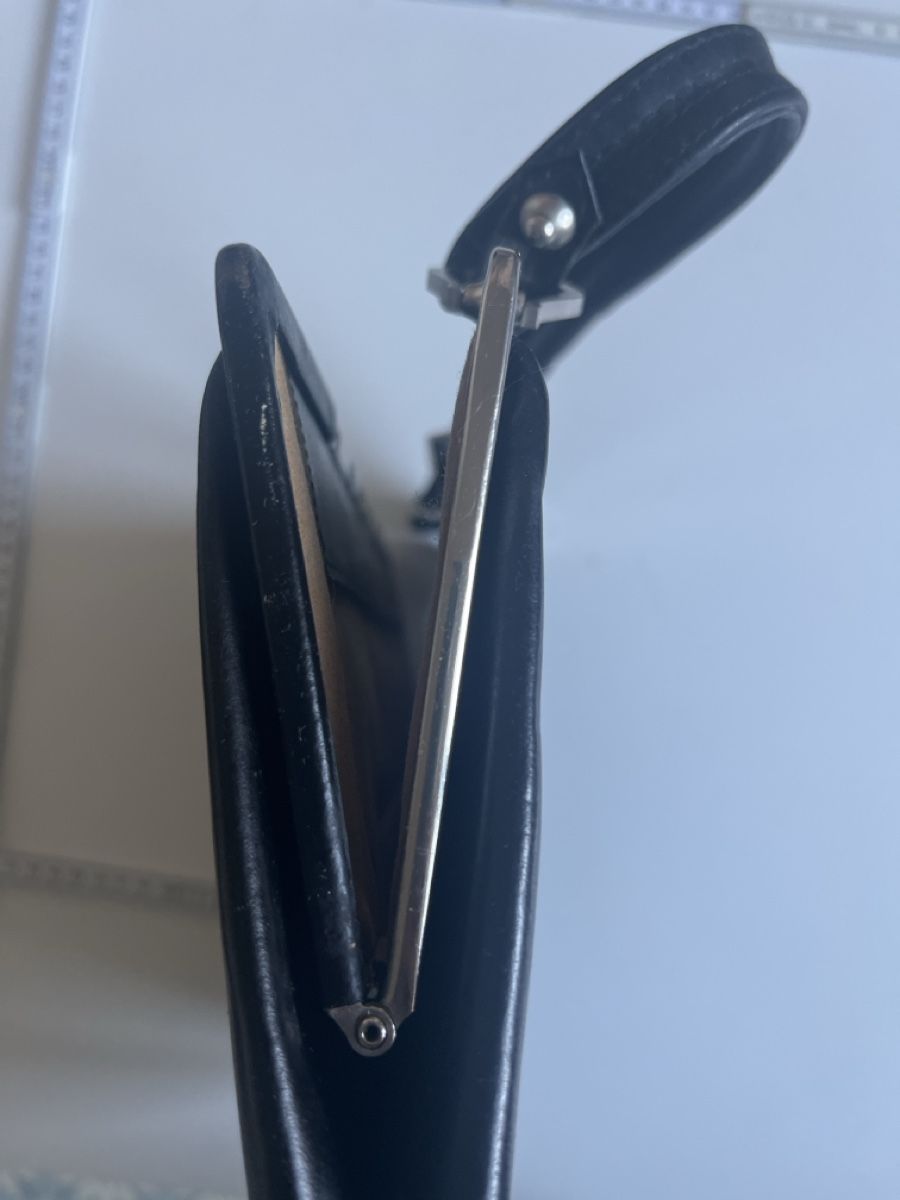 Taschen für Damen: Vintage schwarze Lederhandtasche – Gebraucht aus Riva San Vitale von V.IP 7