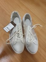 neue weisse Halbschuhe von Lasocki